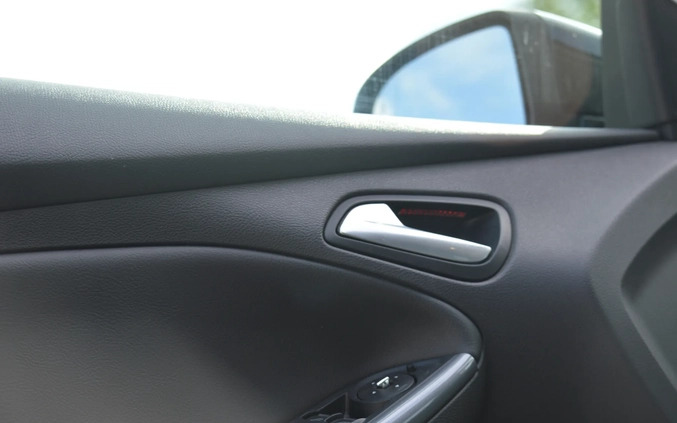 Ford Focus cena 27800 przebieg: 282100, rok produkcji 2011 z Wąchock małe 562